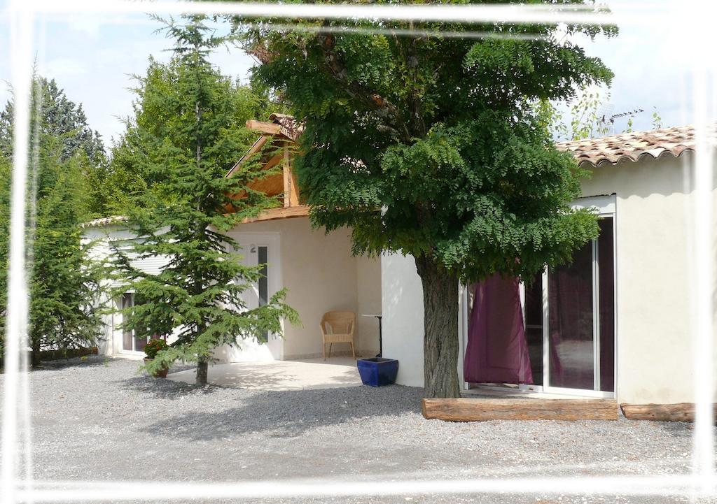Auberge De La Couronne Lablachère Eksteriør bilde